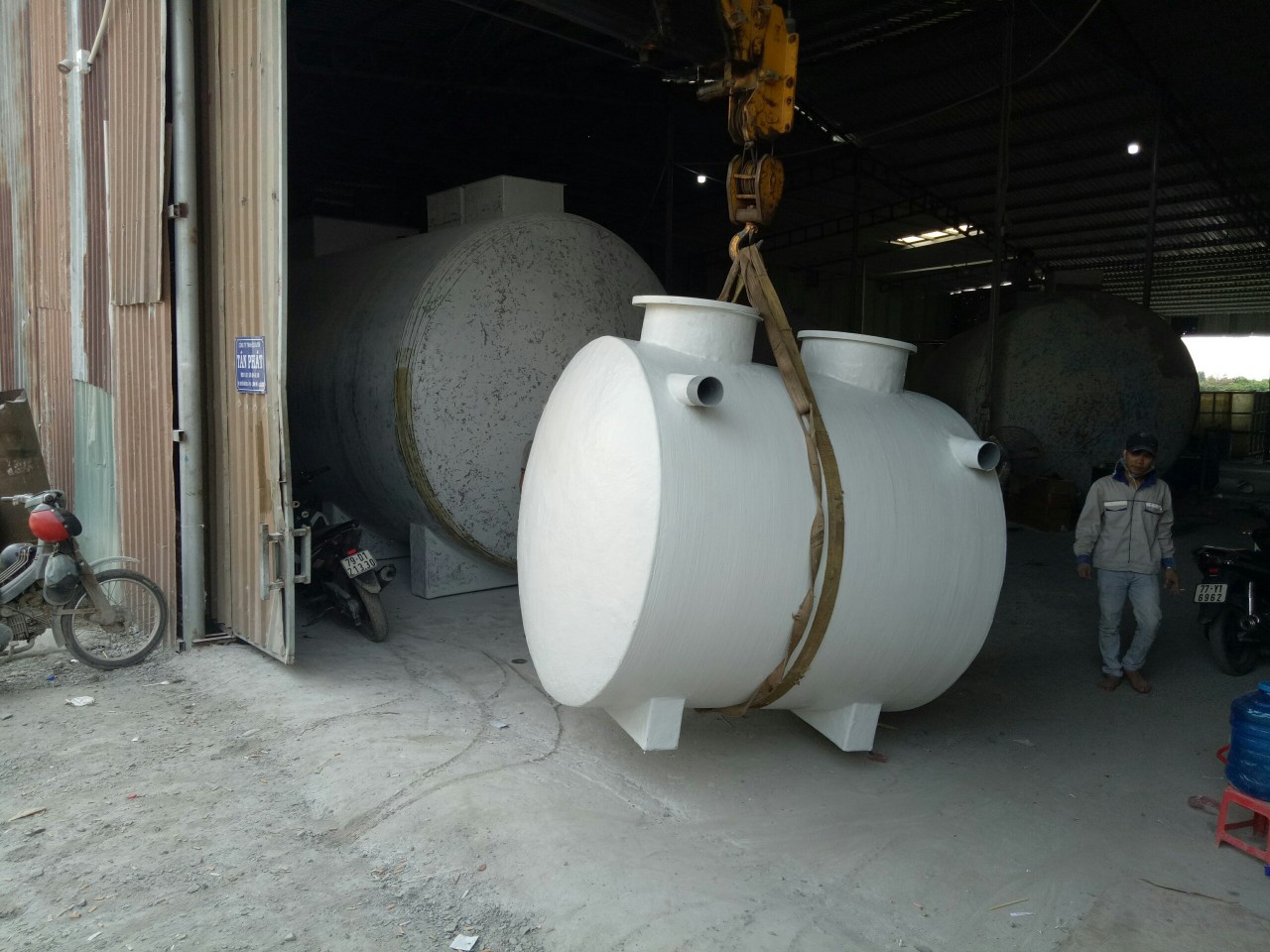 Hình ảnh bể tự hoại hình vuông do Nhật Minh sản xuất Bể tự hoại Composite 2m3